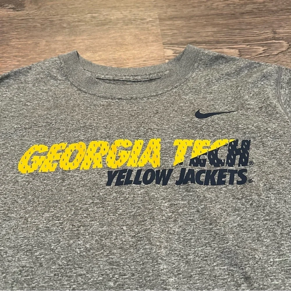 Nike Dri-FIT long-sleeve T-shirt Georgia Tech Yellow Jackets Kids Large